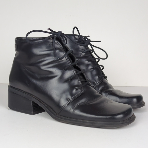 Bandolino Shoes - VINTAGE Bandolino Black Leather Ankle Boots with Chunky Heel
